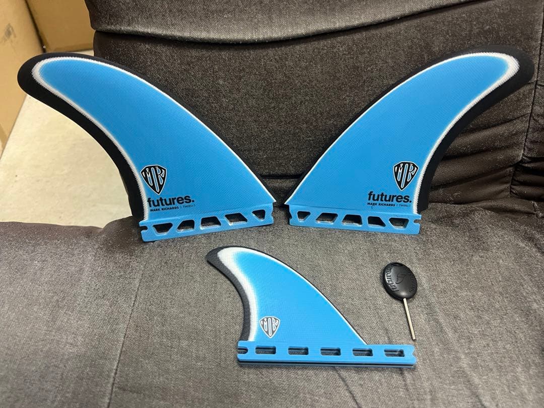 最新！futures フューチャー マークリチャーズ2+1 MR