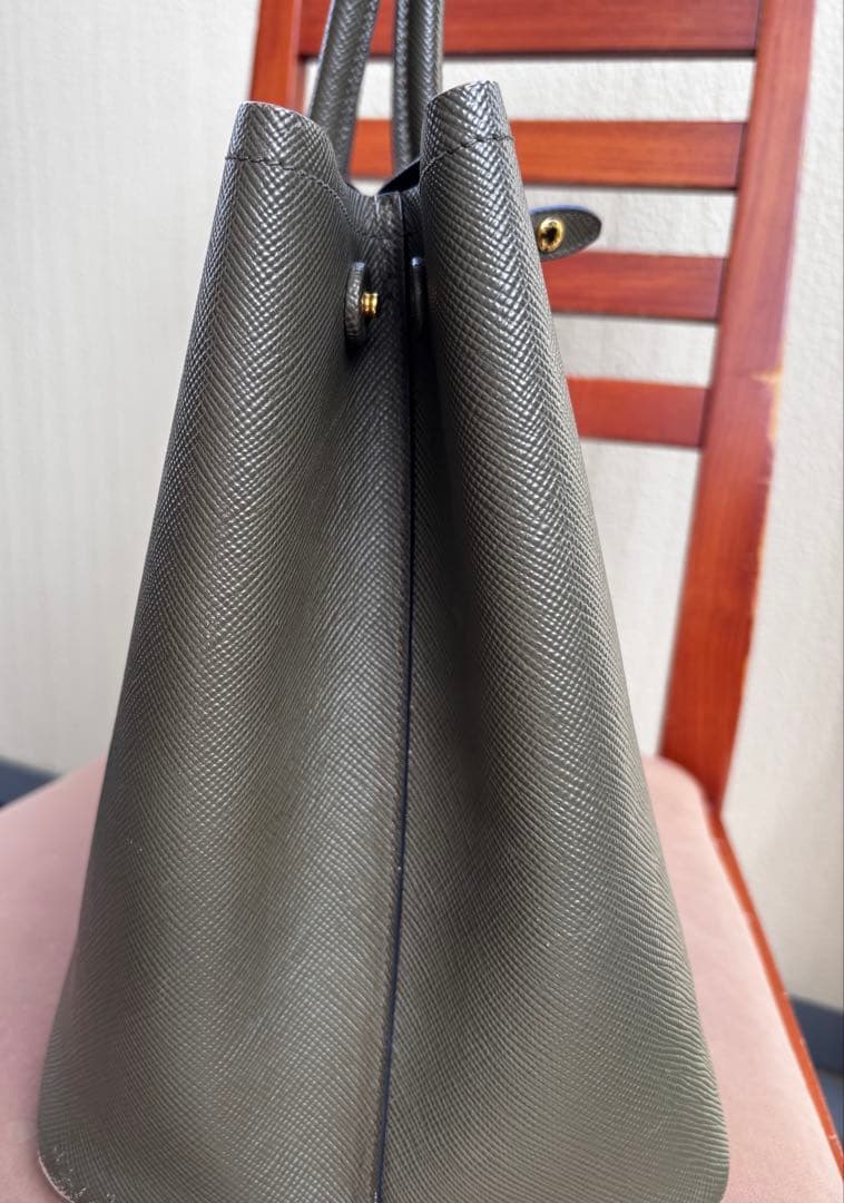 【美品！】PRADA プラダ　アースカラー