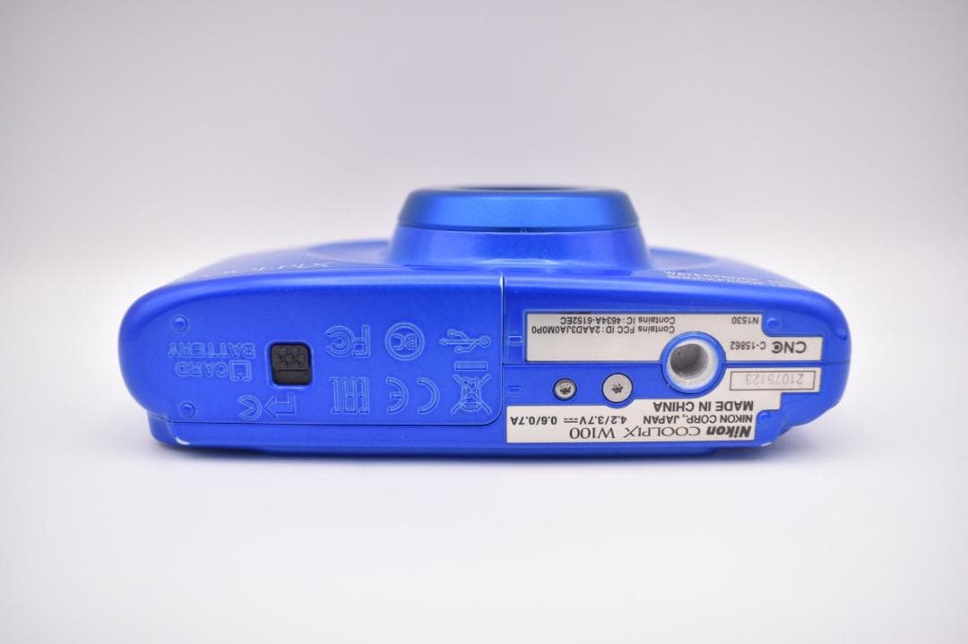 ニコン Nikon 防水デジタルカメラ　W100