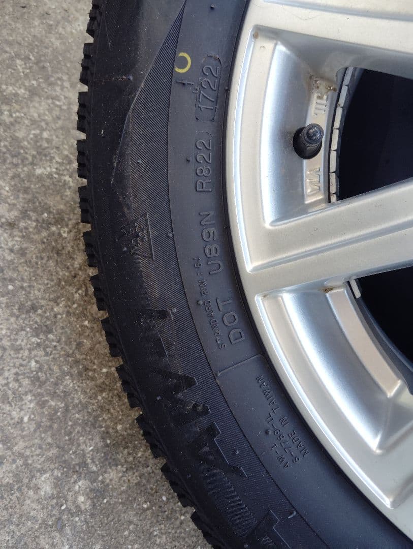 195/65R15 6J 114.3/5H ET50 2022年製中古セット