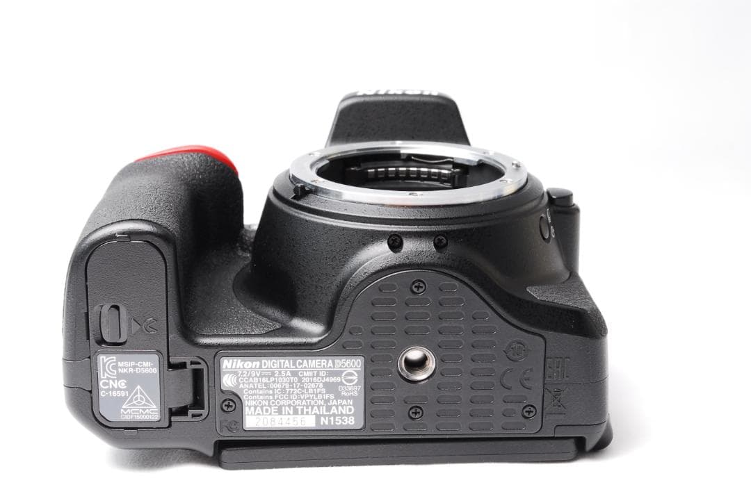 【新品級】Nikon D5600 Wレンズ 初心者おすすめ Wi-Fi転送