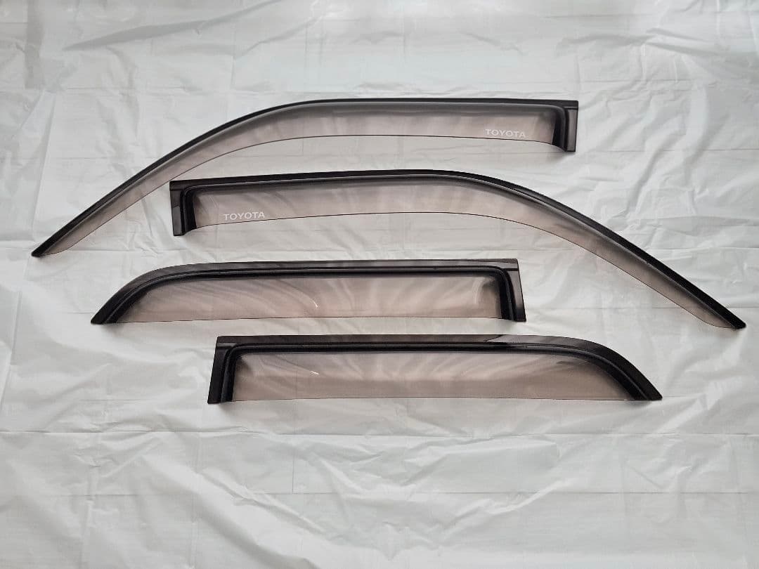 185ハイラックスサーフ　純正バイザー⇒ピーっす