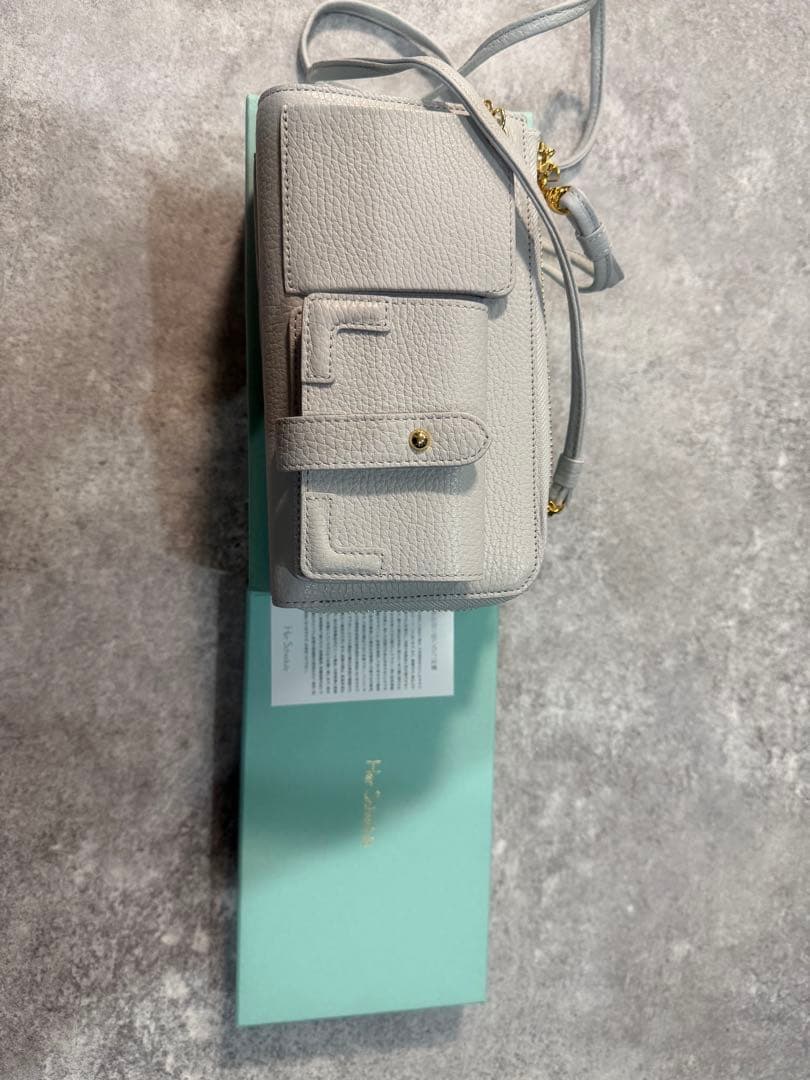 HerScheduleグレー レザー スマホショルダーバッグ