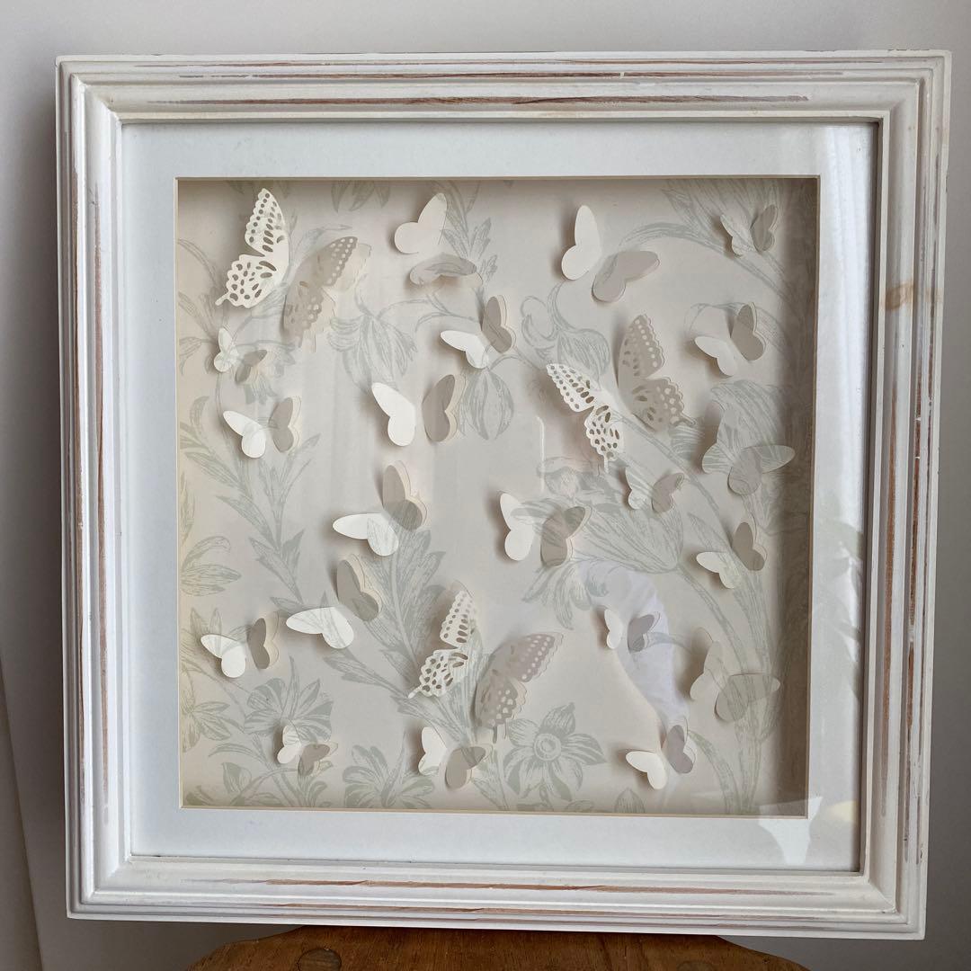 ユッコ　ローラアシュレイ バタフライフレーム　蝶　壁掛け