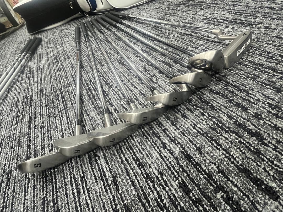 ブリヂストン　ツアーステージゴルフクラブとキャディバッグ　本格フルセット