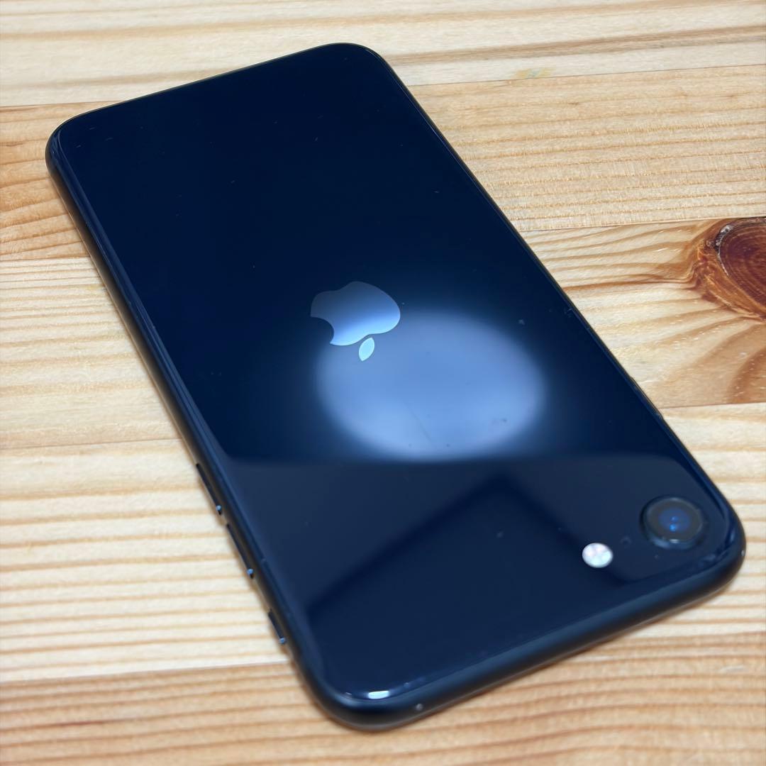バッテリー新品　iPhoneSE第3世代64GB SIMフリー　美品