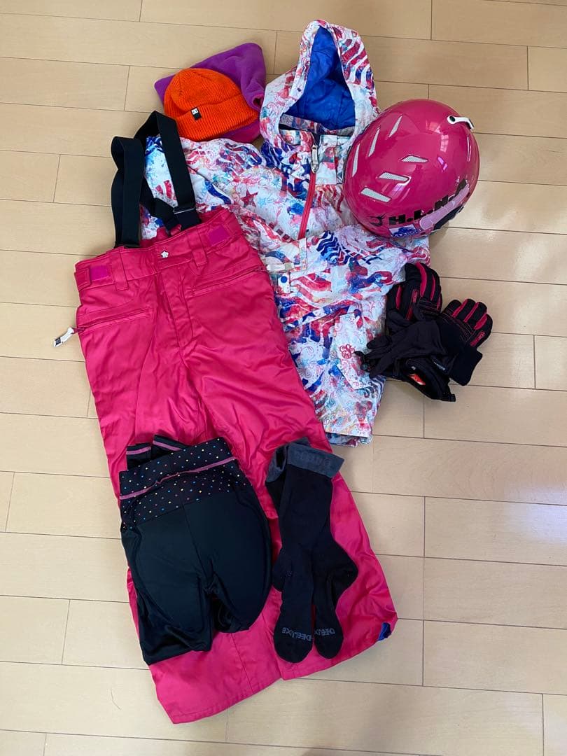 子ども用スキーウェア、アクセサリー、ヘルメットセット