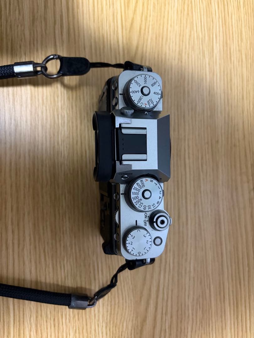 ア*イ様 Fujifilm X-T4 シルバー 付属品完備　ミラーレス一眼 本体