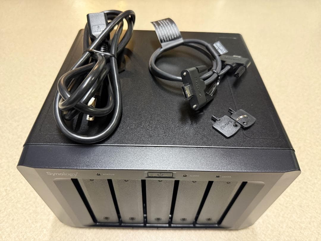 拡張ユニット Synology DX517 5ベイNAS