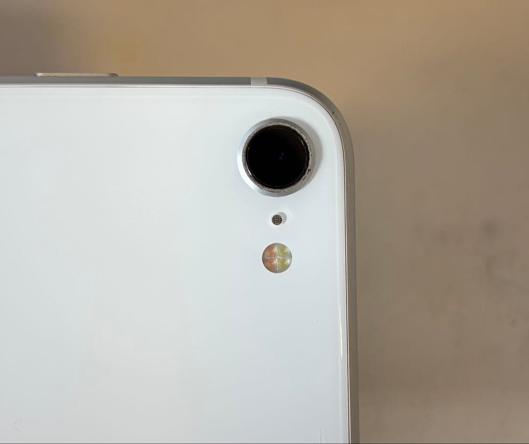 iPhone SE 第2世代　128gb