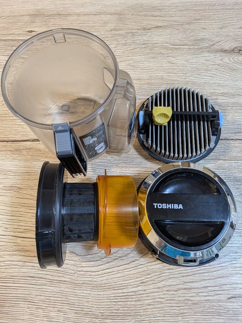 TOSHIBA　サイクロン掃除機　トルネオ　VC-C7(R)　2019年製