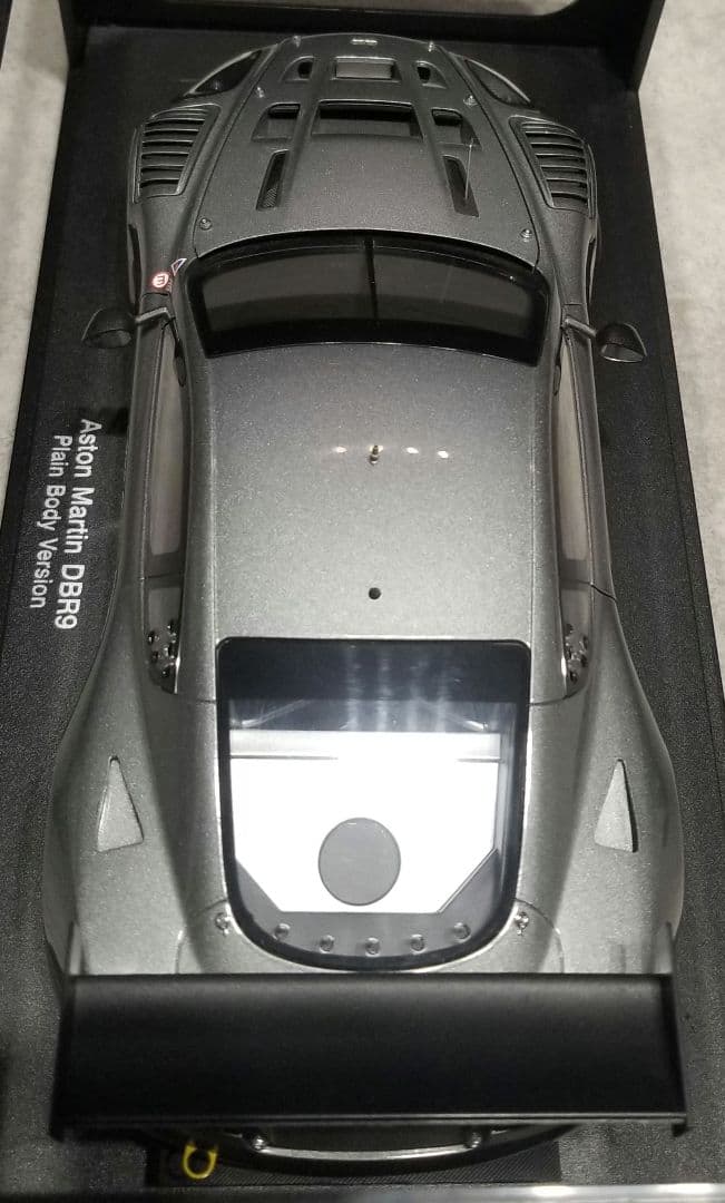 【レア　美品】オートアート1/18 アストンマーチン DBR9　プレーンボディ