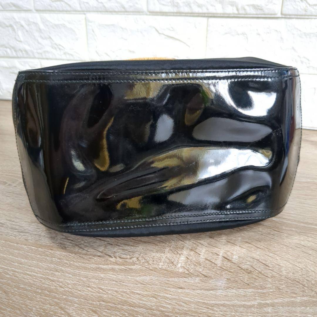 サルヴァトーレフェラガモ かごバッグ ハンドバッグ ヴァラリボン トートバッグ