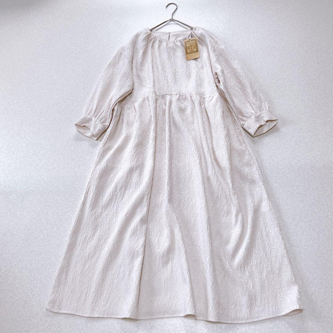 新品タグ付き　24年現行ビアズリー　ジャガードロングワンピース アイボリー