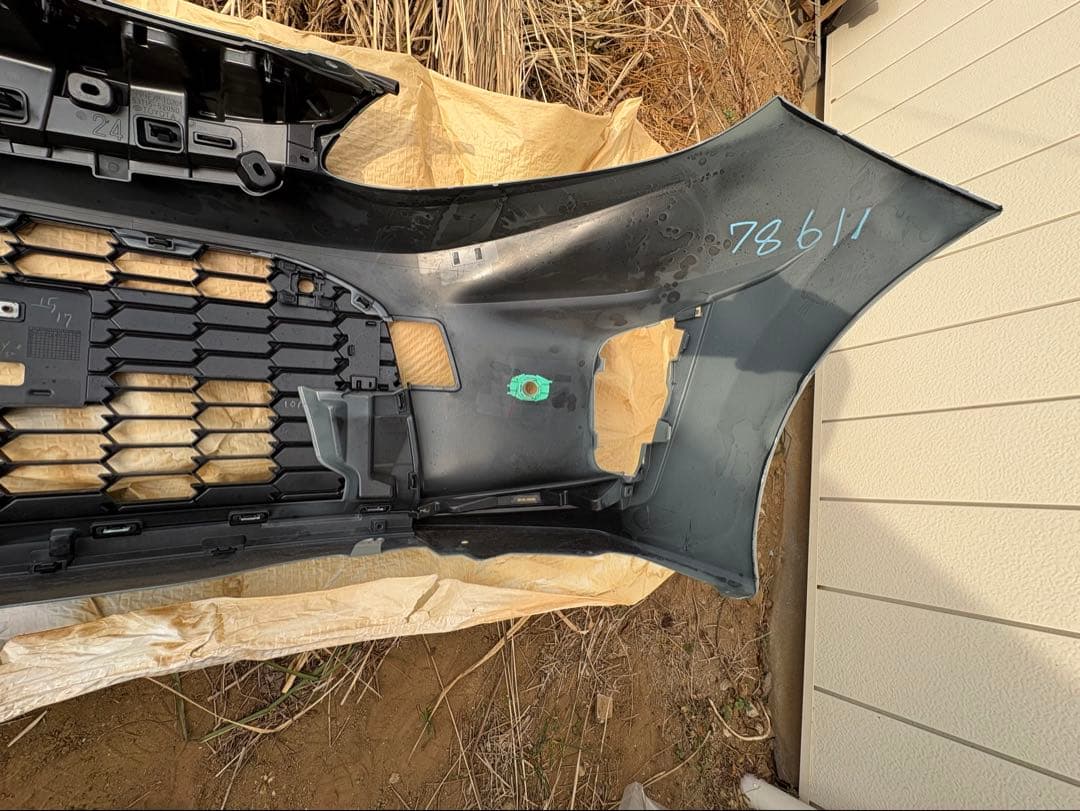 TOYOTA GR アクア（MXPK系）純正フロントバンパー アーバンカーキ