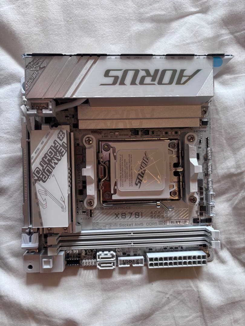 マザーボード GIGABYTE X870I AORUS PRO ICE