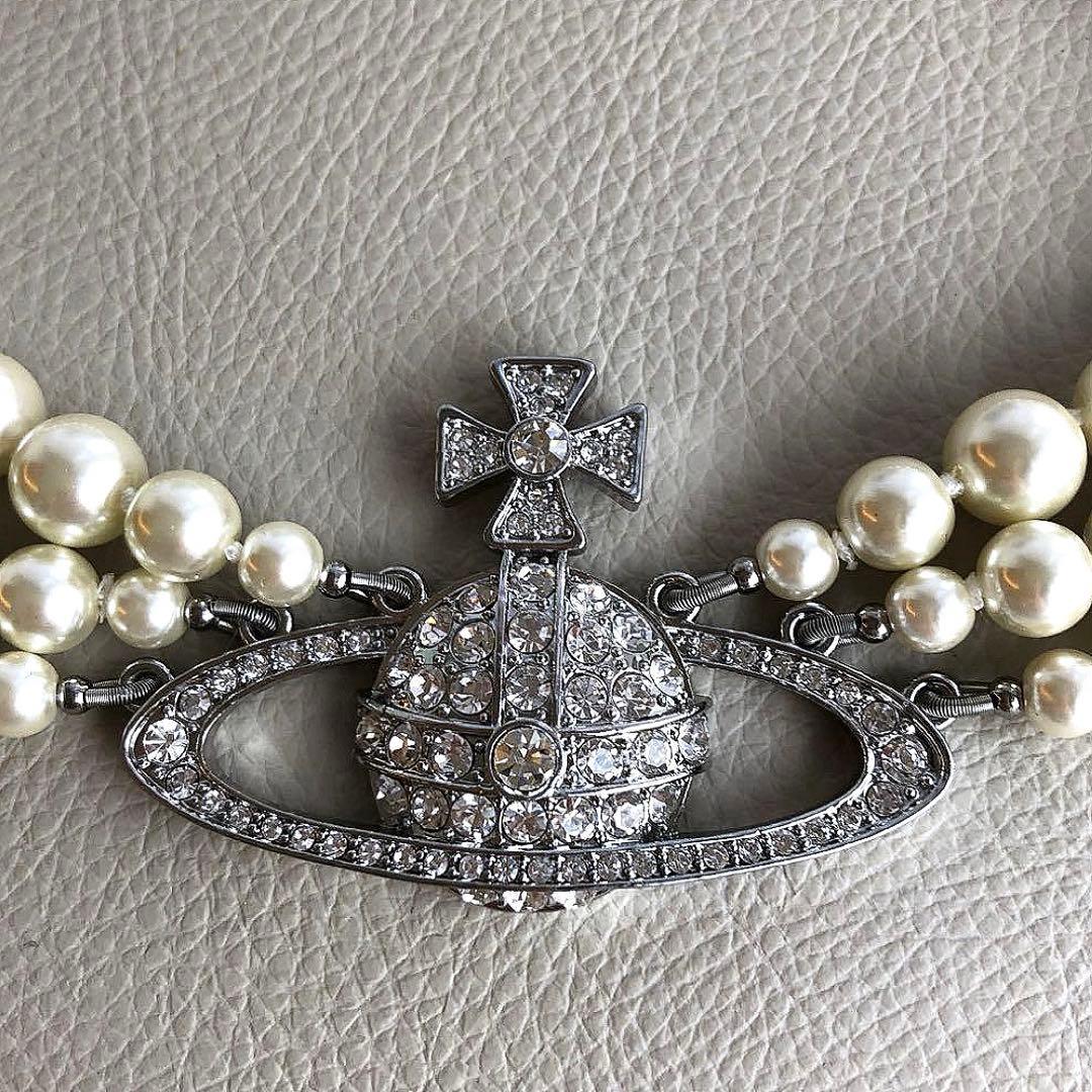 ヴィヴィアン　三連オーブ　ネックレス・チョーカー