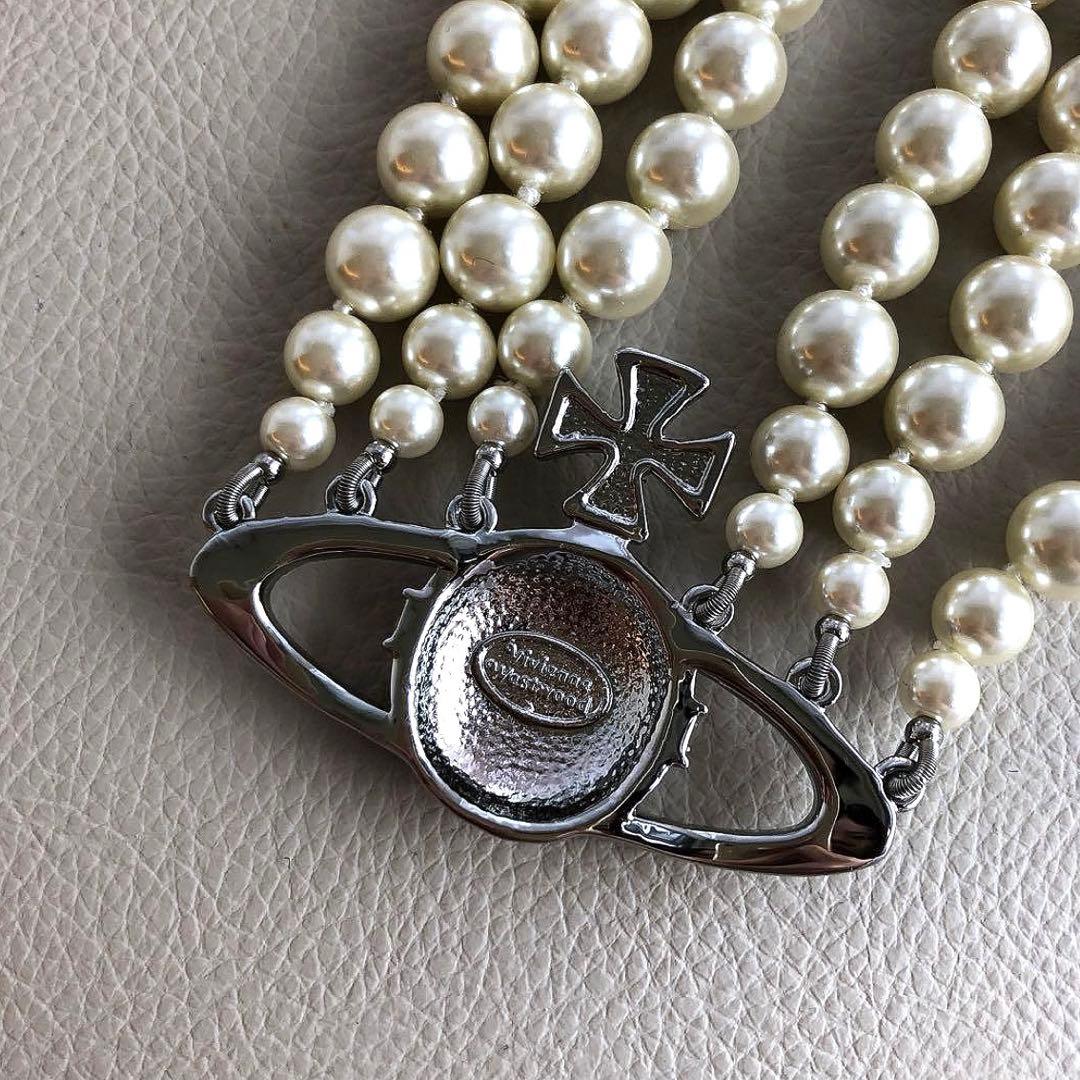 ヴィヴィアン　三連オーブ　ネックレス・チョーカー