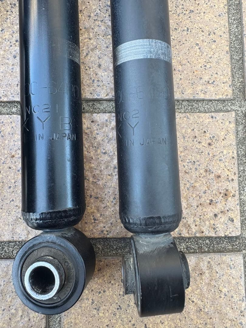 DA17V エブリィバン　純正サスペンション　ショックアブソーバー