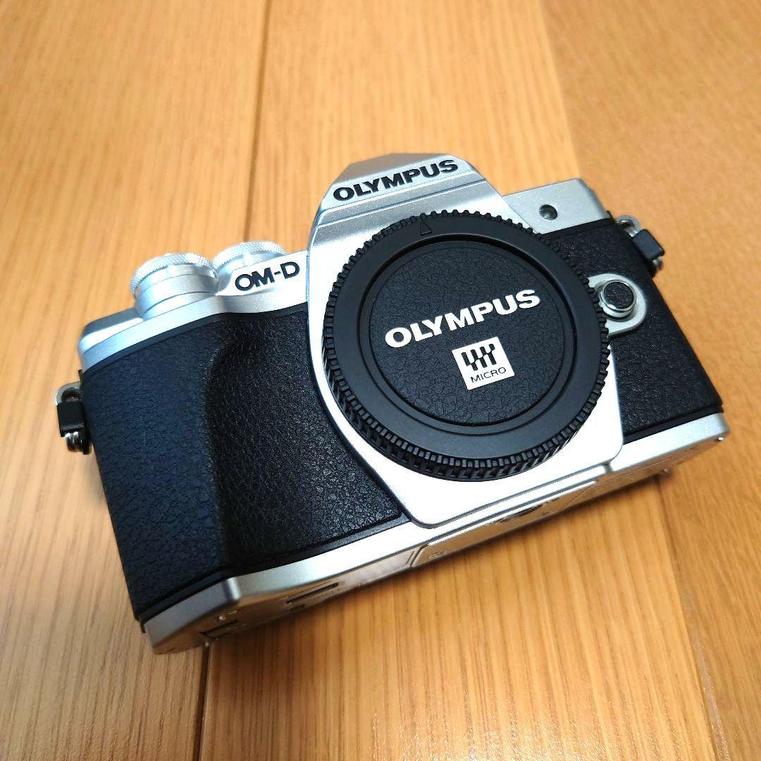 OLYMPUS OM-D E-M10 MarkⅢ ダブルズームキット