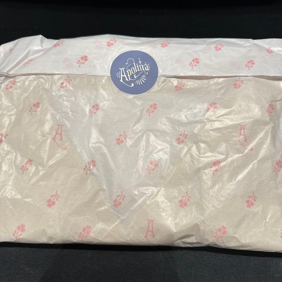 apolina 24AW 新品未使用　7-9y ベージュ 花柄刺繍 長袖シャツ