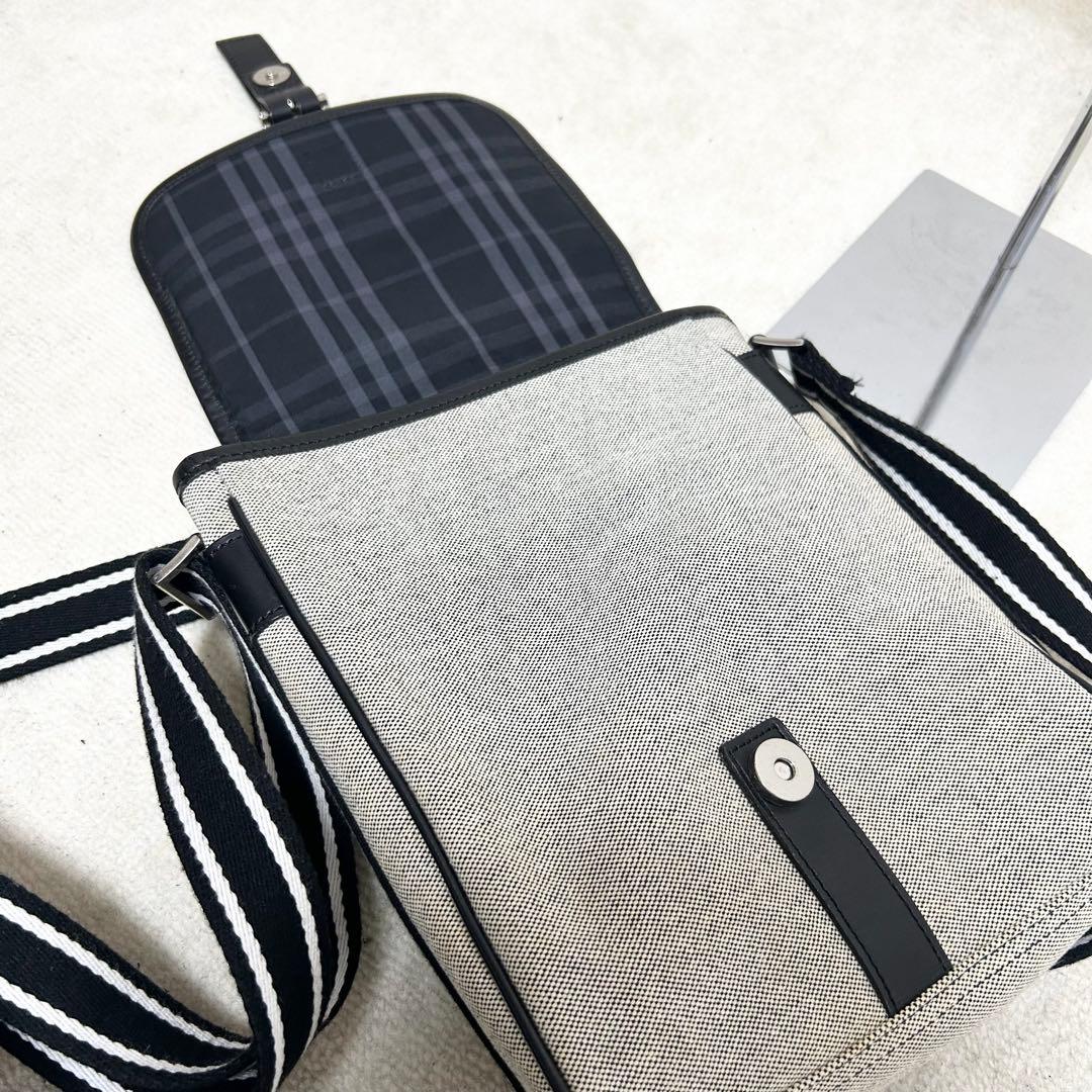 美品　バーバリーブラックレーベル　ショルダーバッグ　ノバチェック　サコッシュ