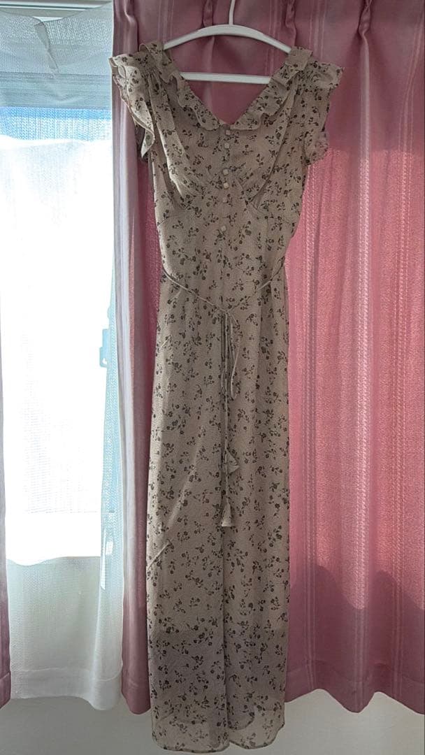 ラメドットフルールドレス　ベージュ