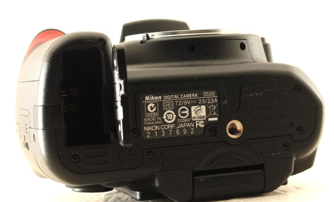 中古美品 Nikon ニコン D5000ボディ SC:1215回