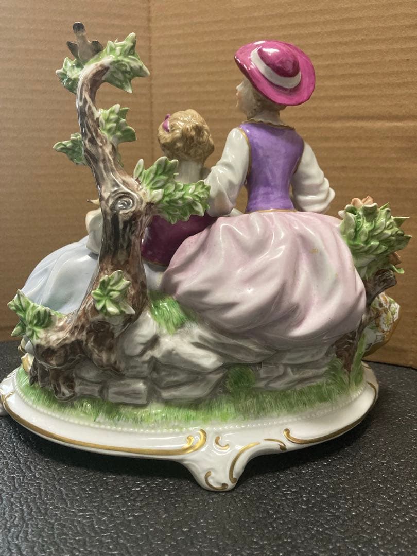 【ウンターヴァイスバッハ】二人の女性像 フィギュリン 1885年 ドイツ磁器