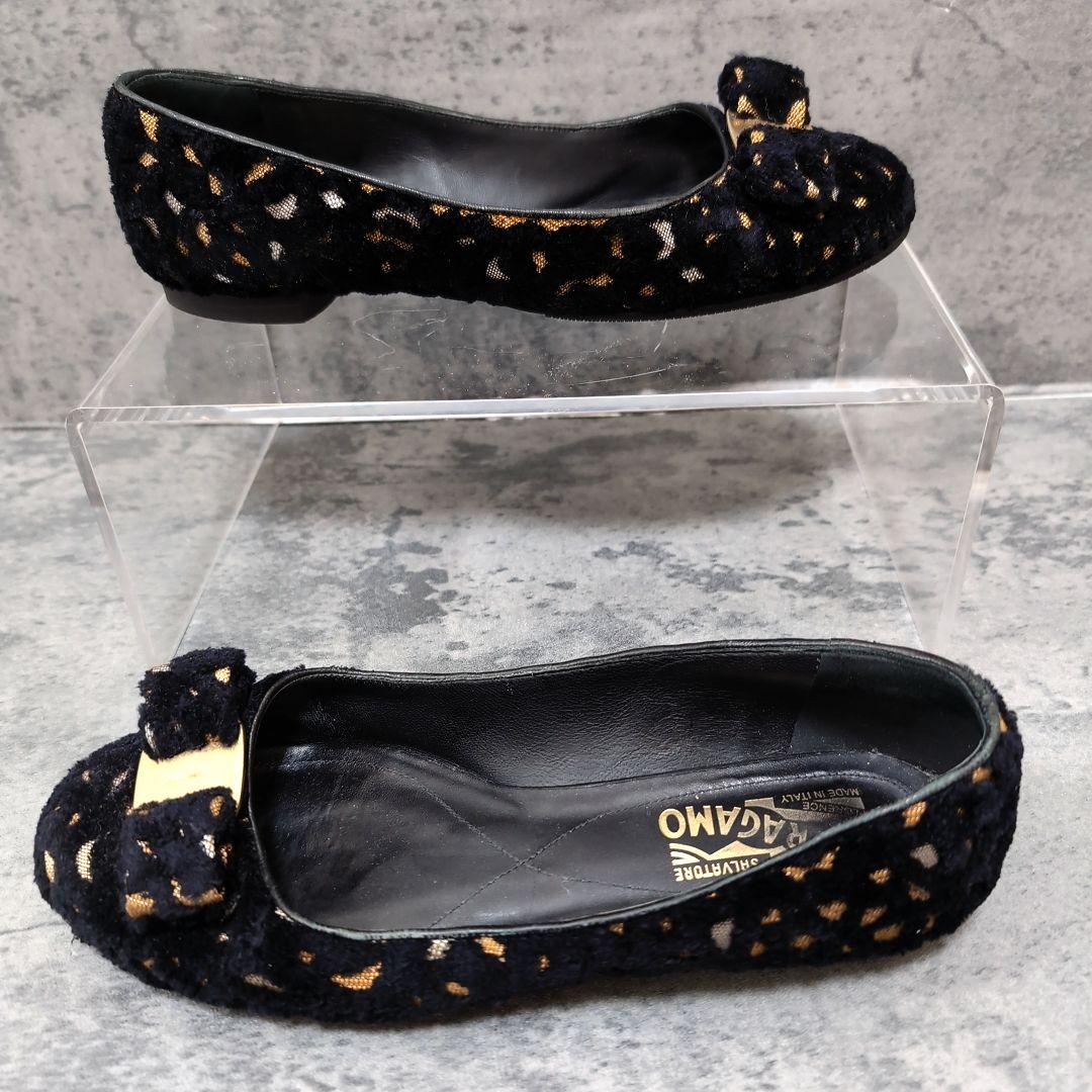 フェラガモ ヴァラ フラットシューズ 23.5〜24 黒 金 ラメ 裏張り済 冬