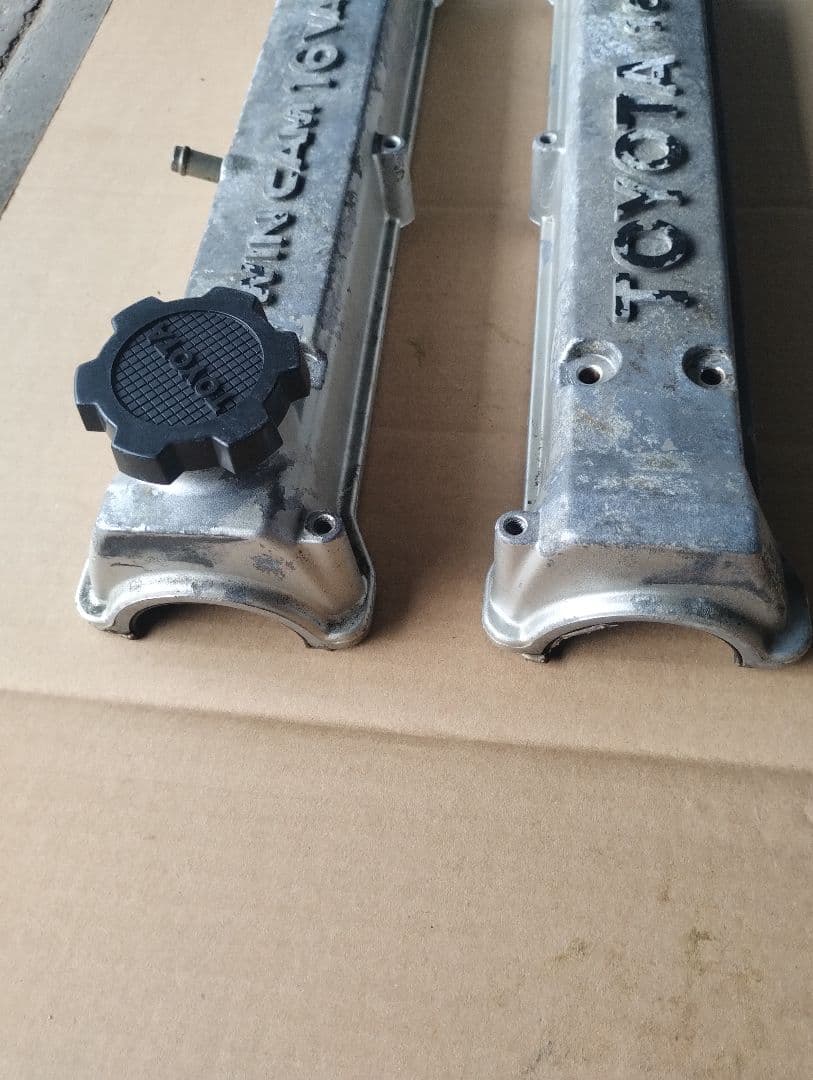 TOYOTA 1600 ツインカム 16バルブ エンジン部品　4AG