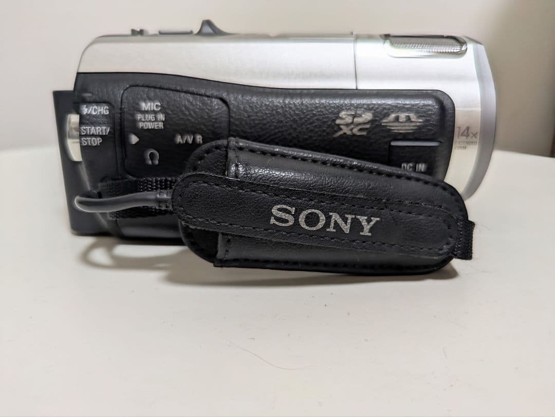 ソニー ビデオカメラ HDR-CX560V ハンディカム　シャンパンシルバー