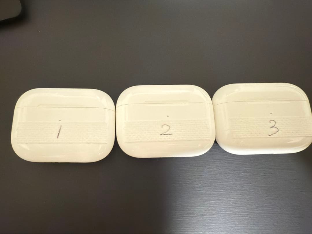 AirPods pro本体 3個セット 作動はしますが、半ジャンクとします