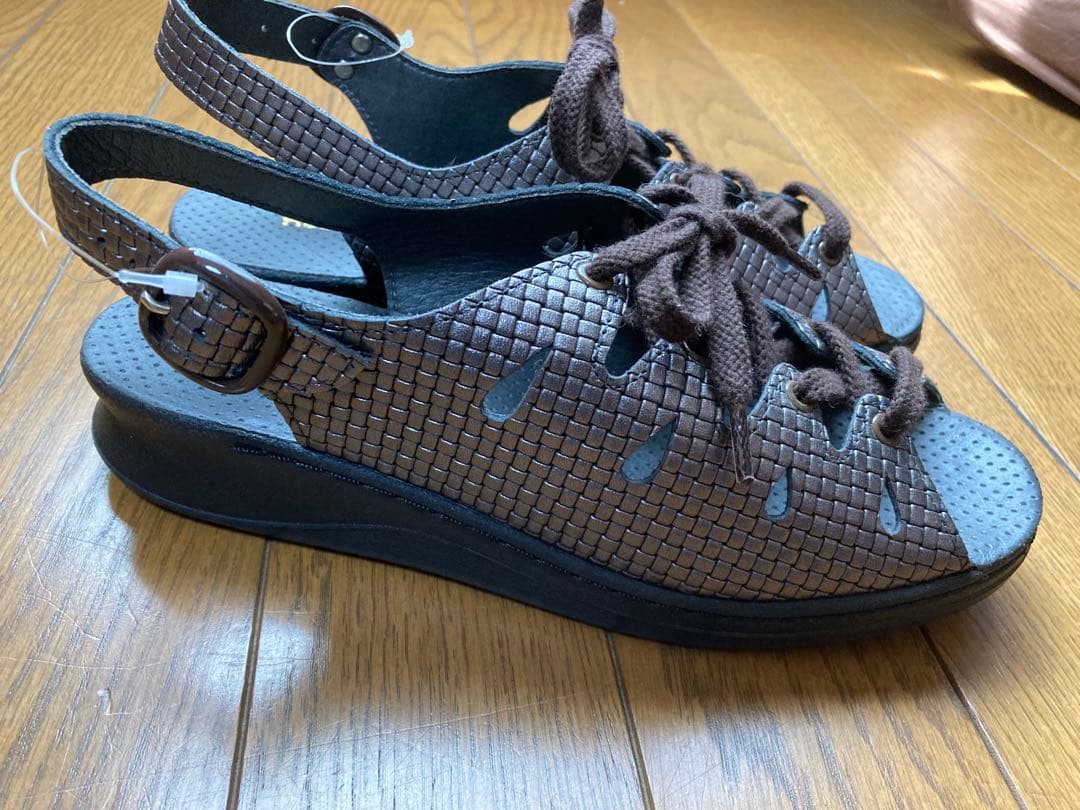 新品ハッシュパピー 定番編み込み サンダル　M