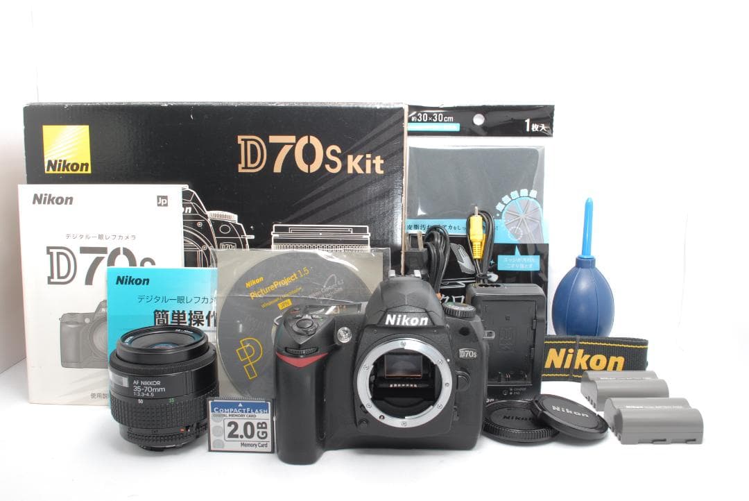 ✨付属品多数✨Nikon D70S✨CFカード付✨すぐに使える✨一眼レフ✨