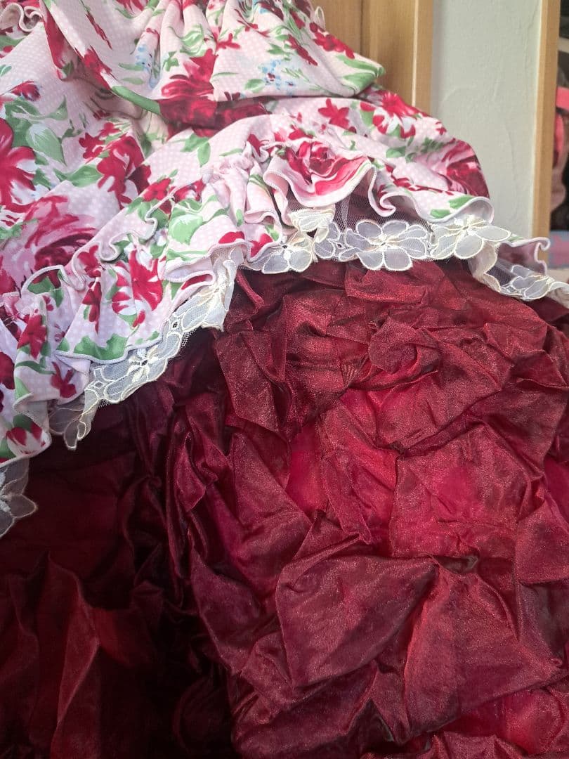 いちご　赤と白の花柄ドレス １20センチ7歳アイム