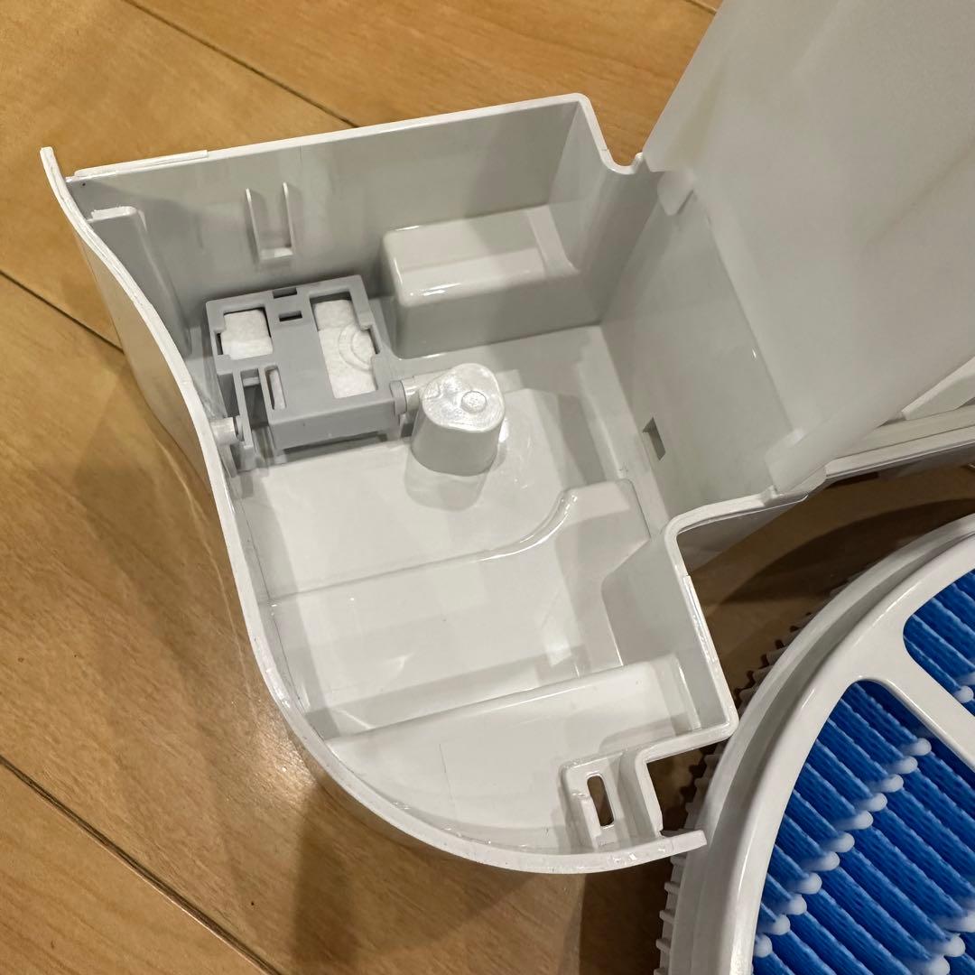 ① 【2024年製】シャープ SHARP 加湿空気清浄機 KC-R50-W