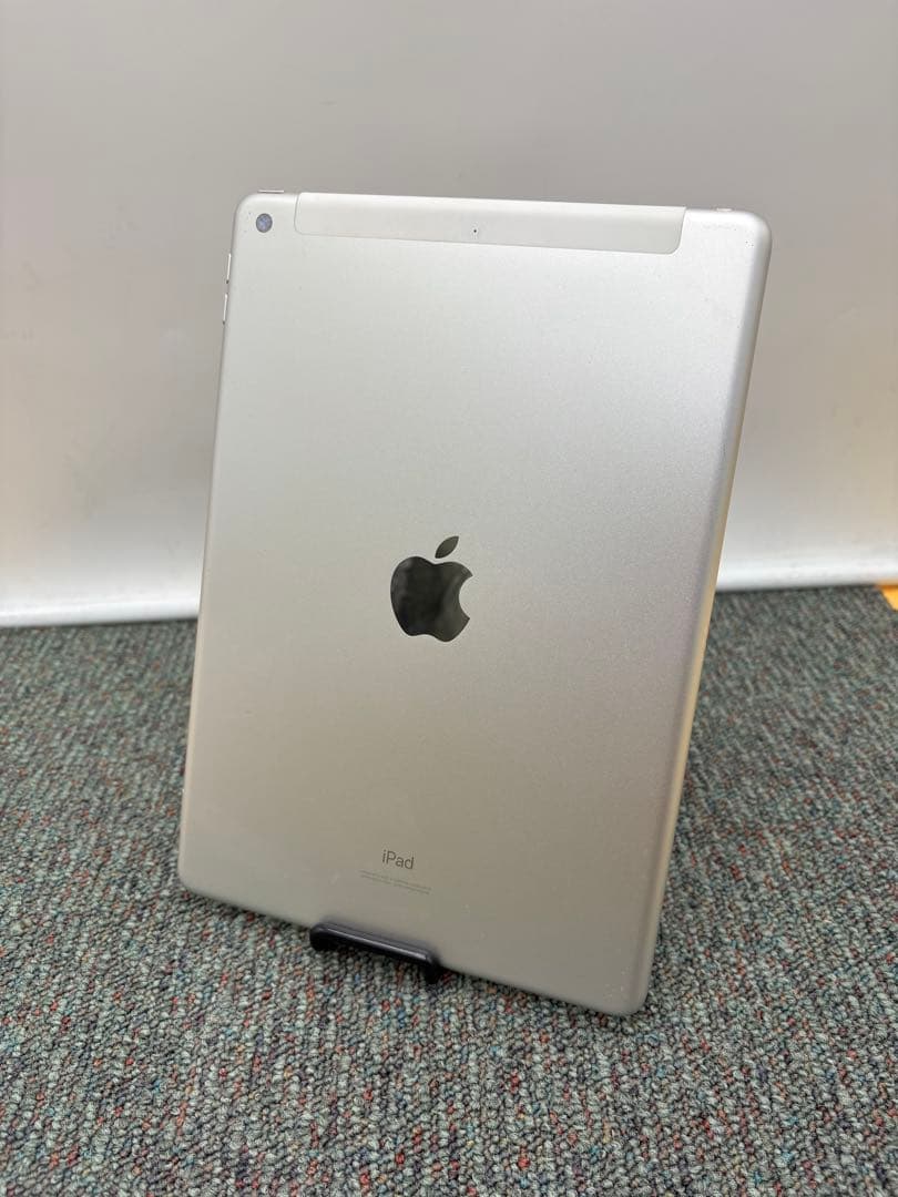 【94%】 iPad 第8世代　Wi-Fi + Cellularモデル