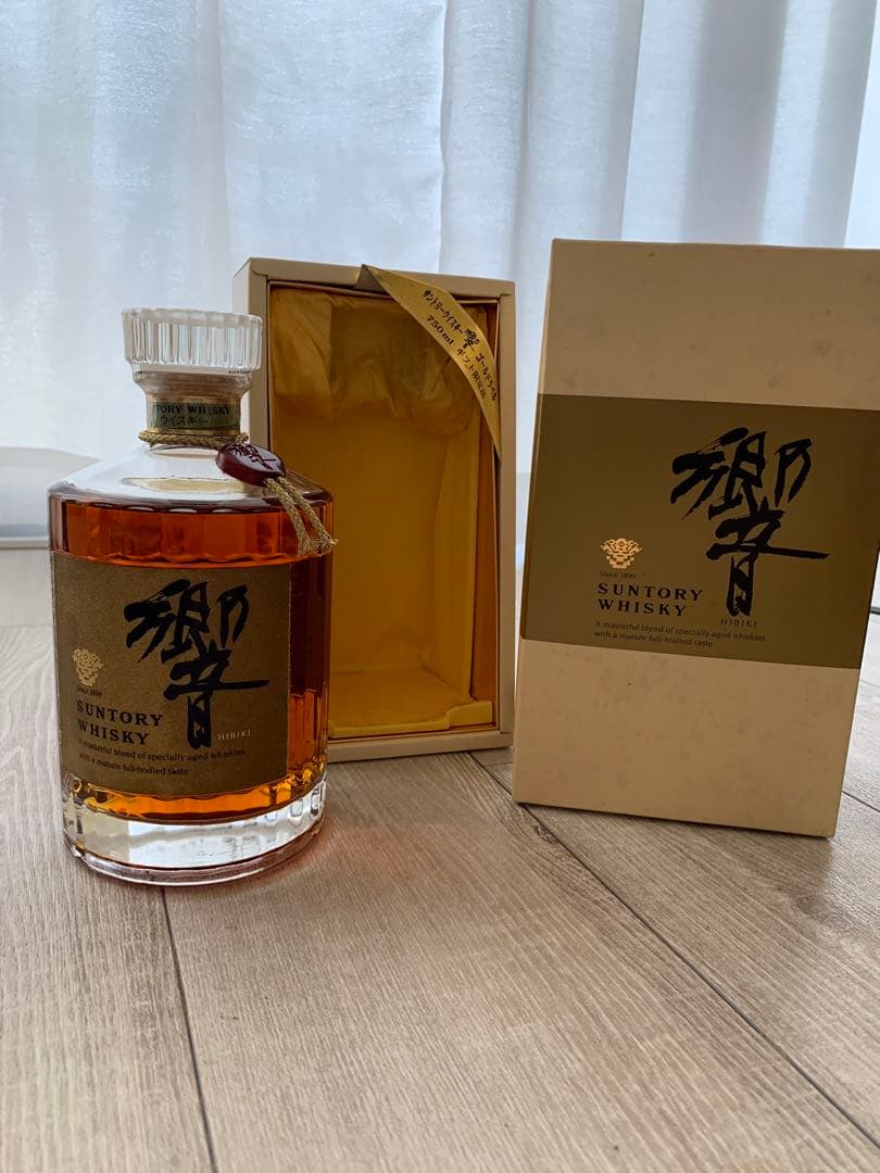 響　サントリー　金ラベル　ウィスキー　ギフト限定品
