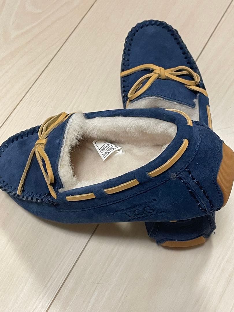 UGG ネイビー モカシン リボン付き