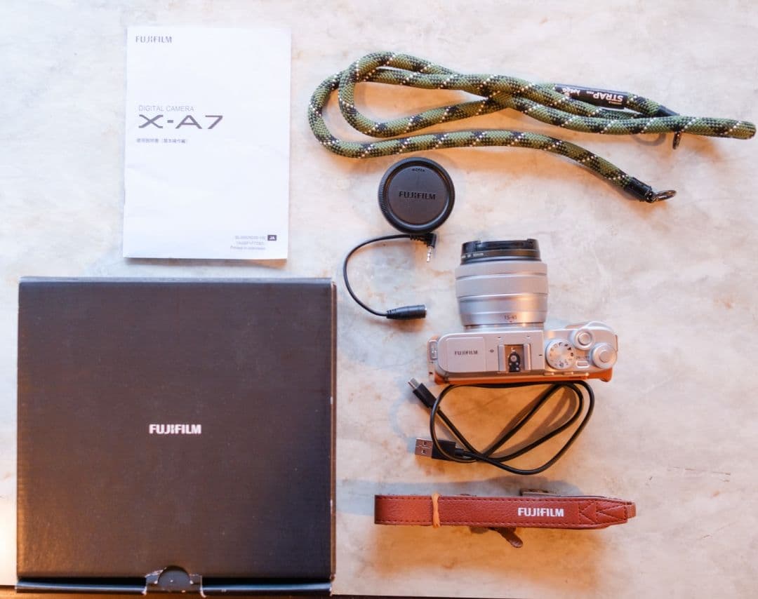 富士フイルムミラーレス一眼カメラ X-A7レンズキット X-A7LK-CA