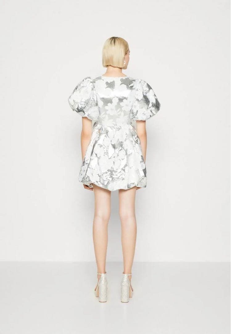 スーツ・フォーマル・ドレス Sister Jane Silver sweeper jacqard dress