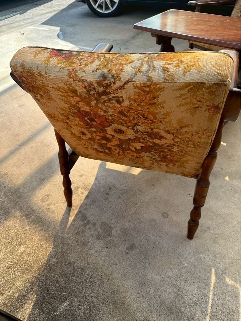 カリモク 花柄ソファセットとテーブル 茨城県古河市まで引き取り限定