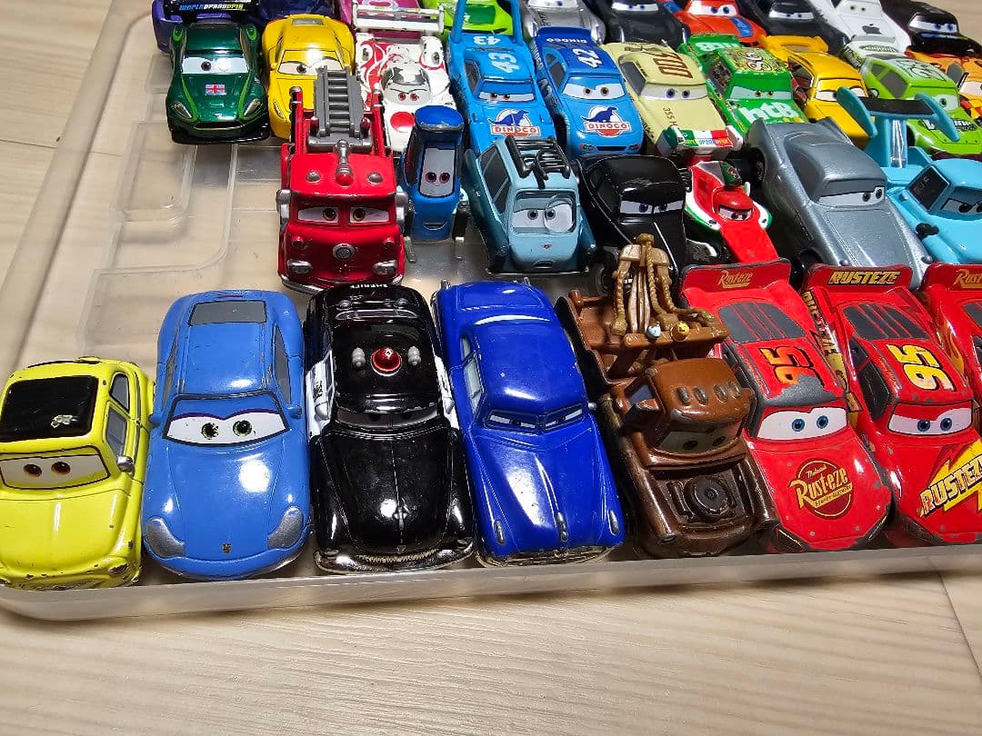 トミカ　カーズ　まとめ売り40台+トレーラー2台