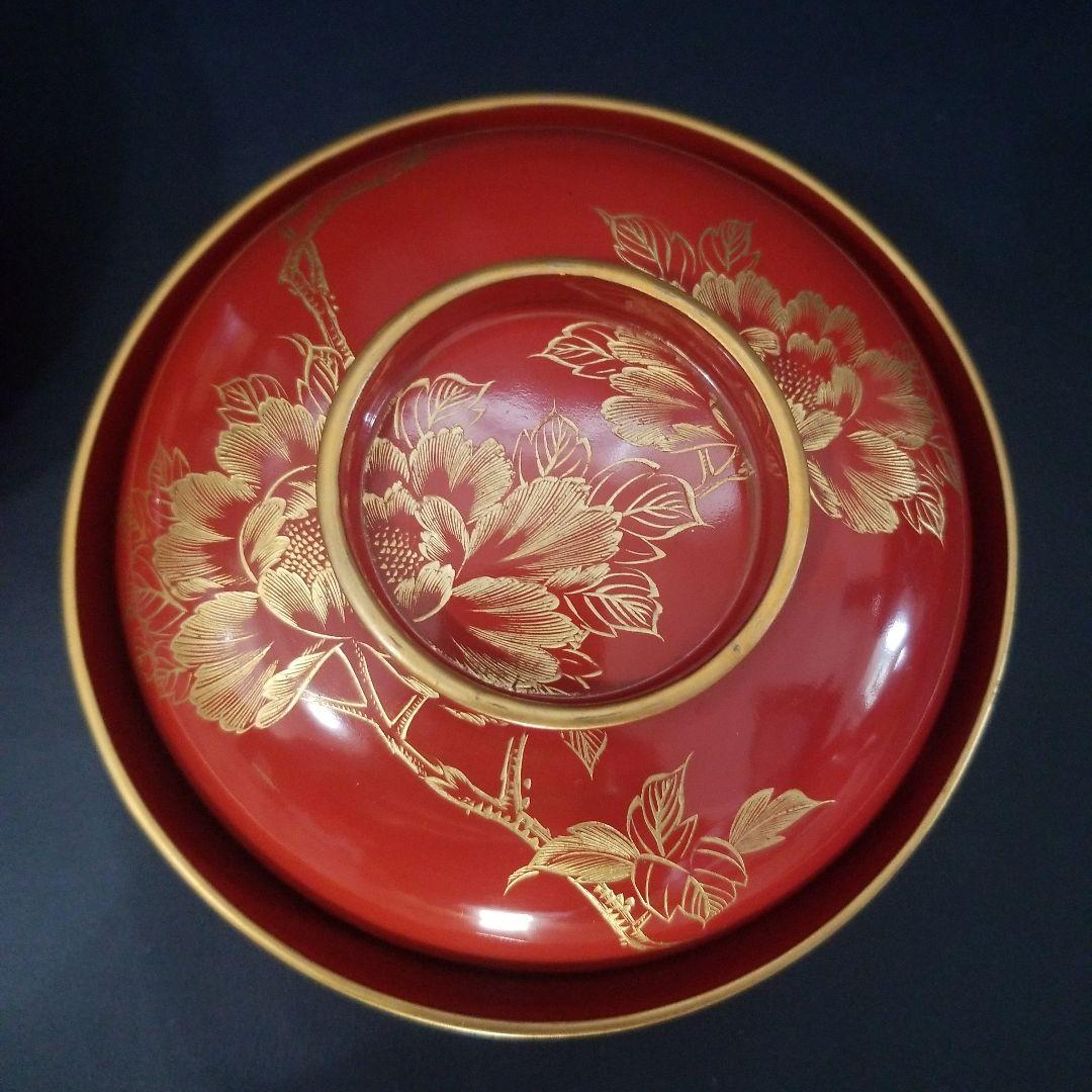 イチゴ　漆塗 内総沈金 菊花紋吸物椀2客、朱漆塗 牡丹沈金 吸物椀 2客