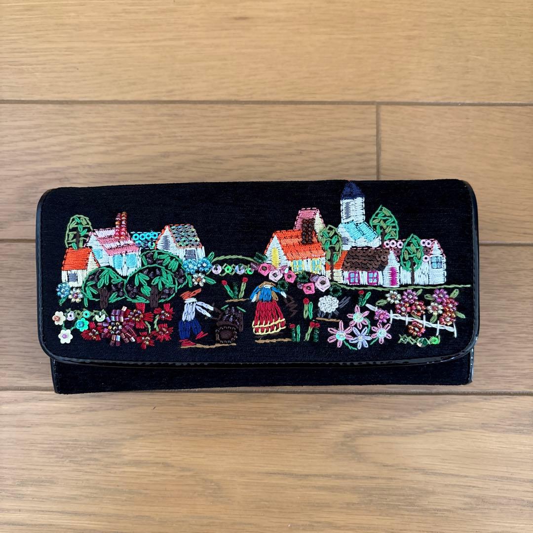 Think Bee! 刺繍デザイン 長財布