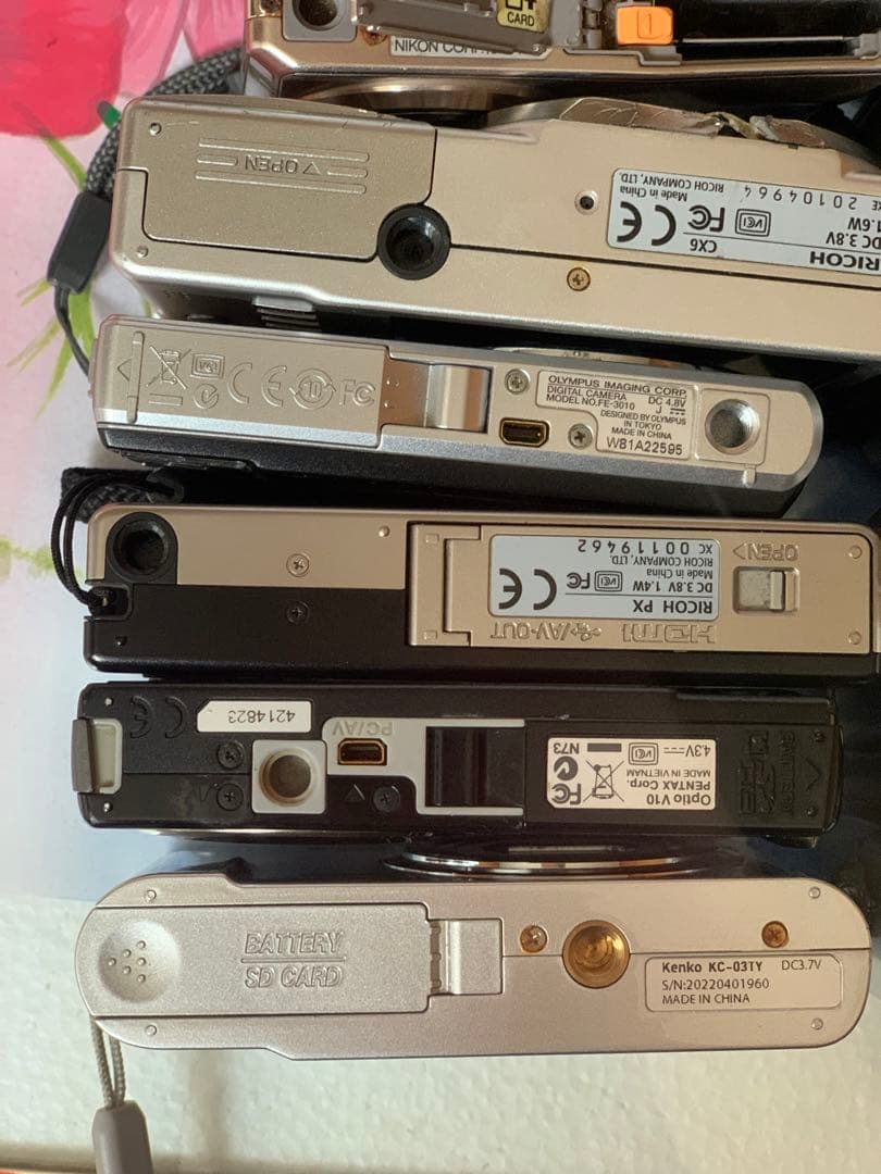 ニコン、オリンパス、リコー、ペンタックス、ファインピックスカメラ