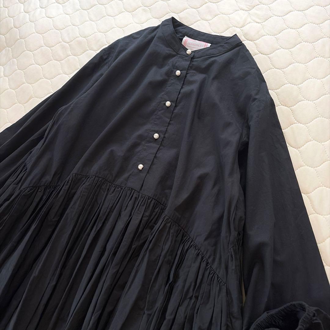 【美品】BEARDSLEY パールボタンギャザーワンピース　ブラック　サイズ0