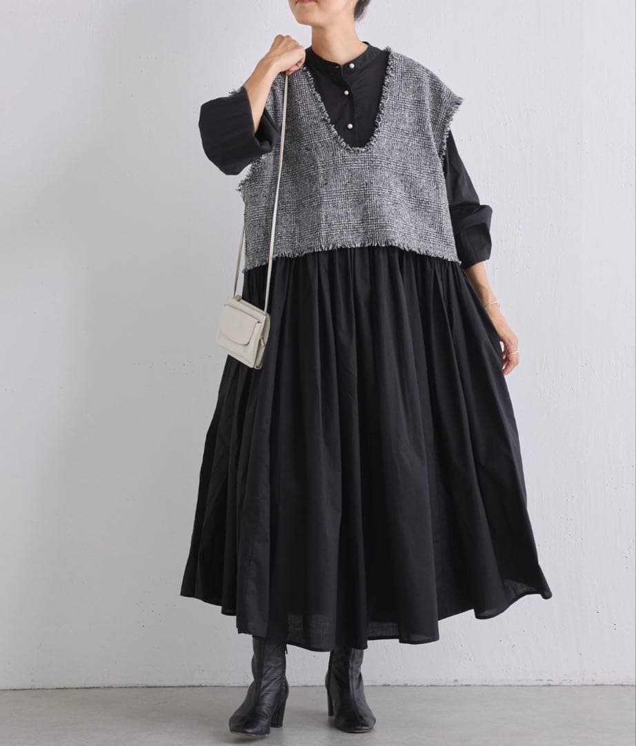 【美品】BEARDSLEY パールボタンギャザーワンピース　ブラック　サイズ0