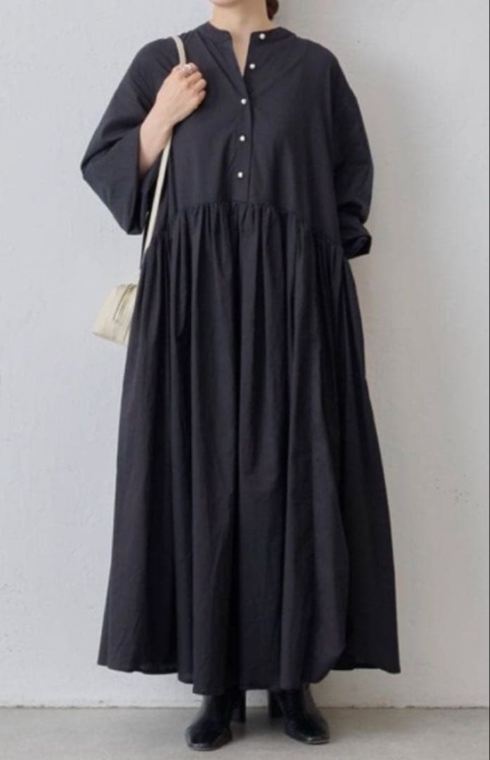 【美品】BEARDSLEY パールボタンギャザーワンピース　ブラック　サイズ0